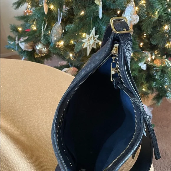 CarryAll PM Hobo Louis Vuitton Shoulder Bag - Picture 8 of 10